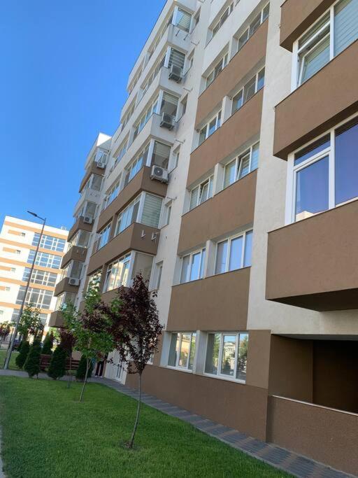 Lovely Bacau 1 Bedroom Apartment Extérieur photo