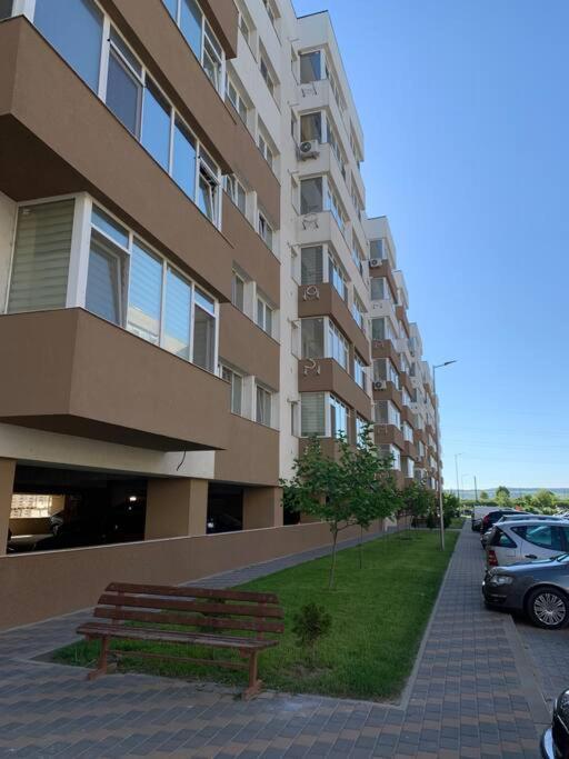 Lovely Bacau 1 Bedroom Apartment Extérieur photo