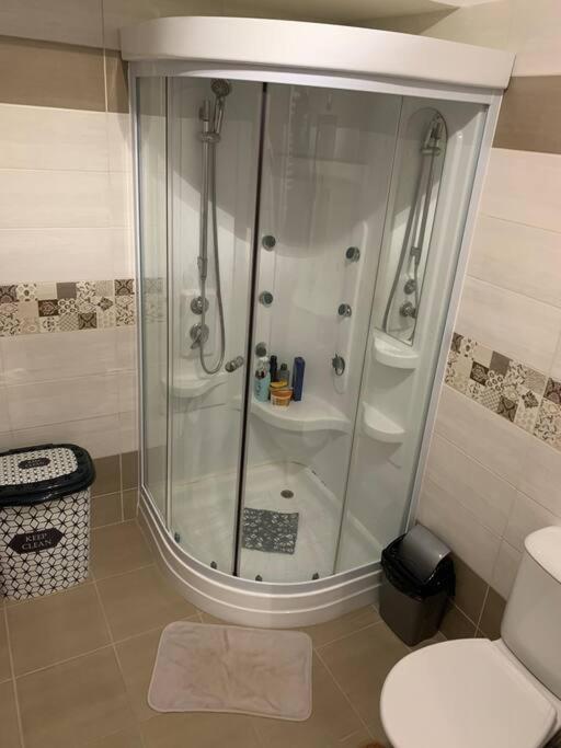 Lovely Bacau 1 Bedroom Apartment Extérieur photo