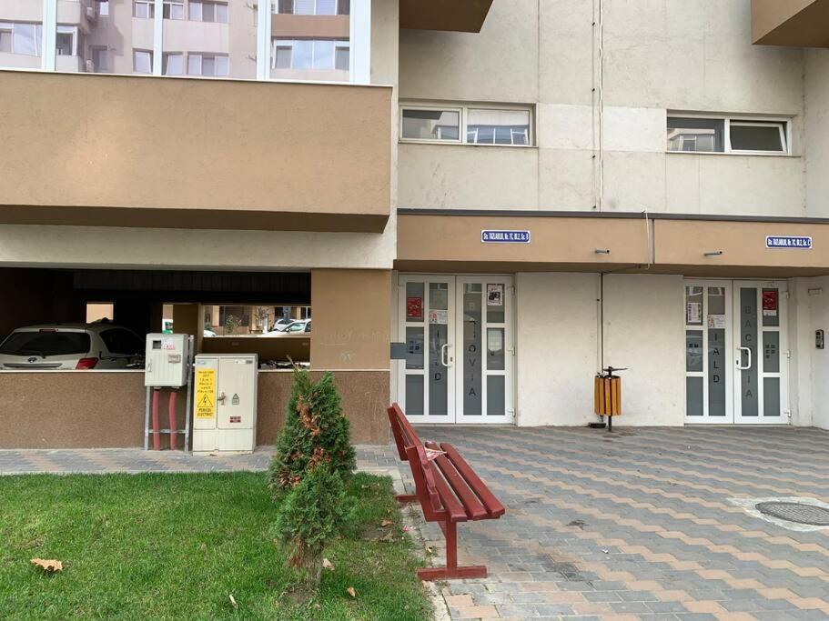Lovely Bacau 1 Bedroom Apartment Extérieur photo